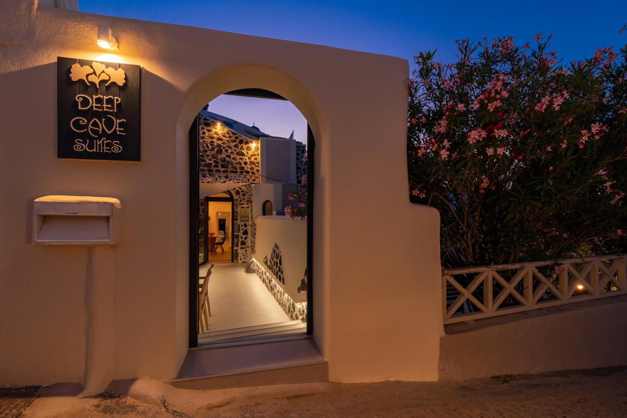 Deep Cave Suites Kontochori ฟิรา ภายนอก รูปภาพ