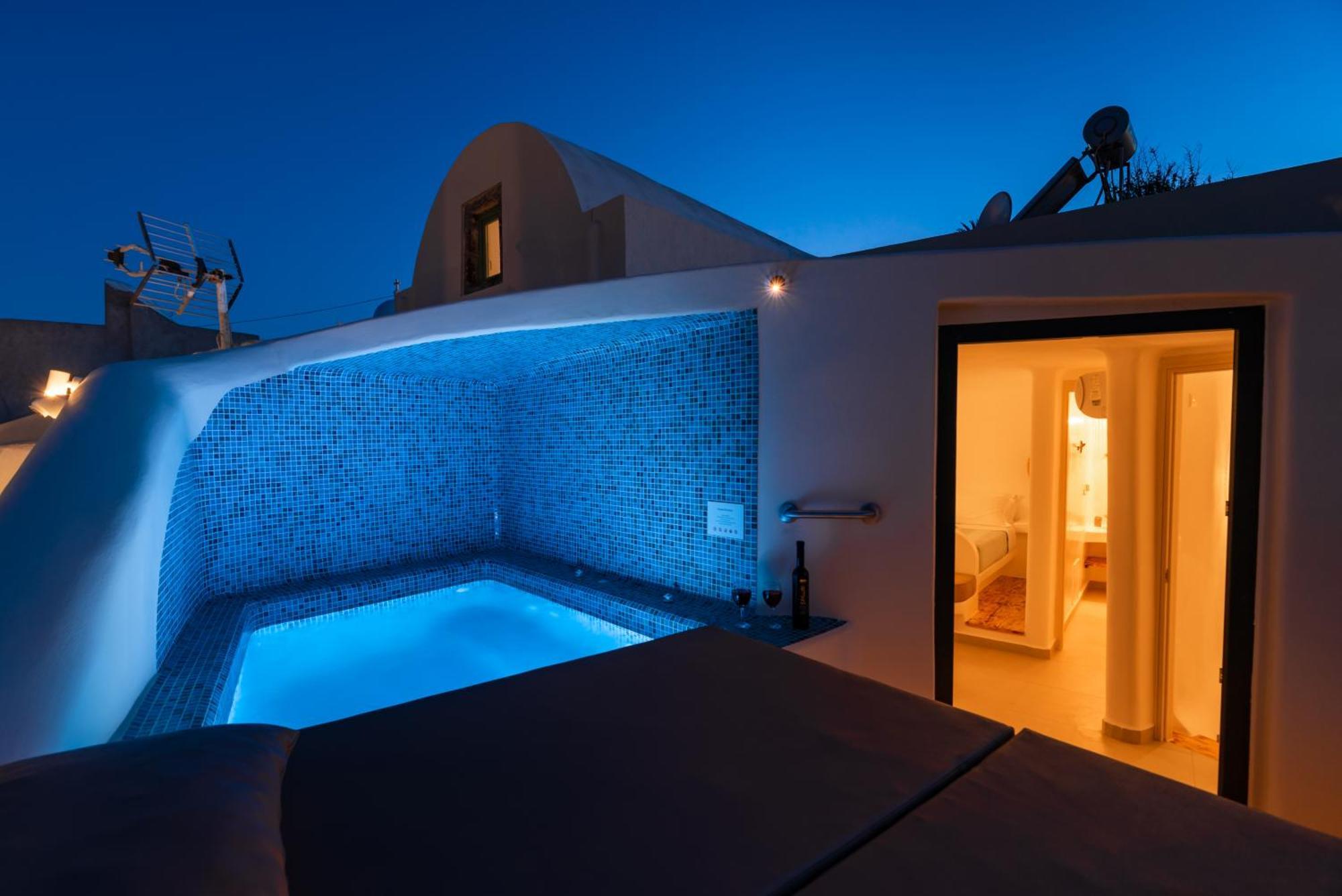 Deep Cave Suites Kontochori ฟิรา ภายนอก รูปภาพ