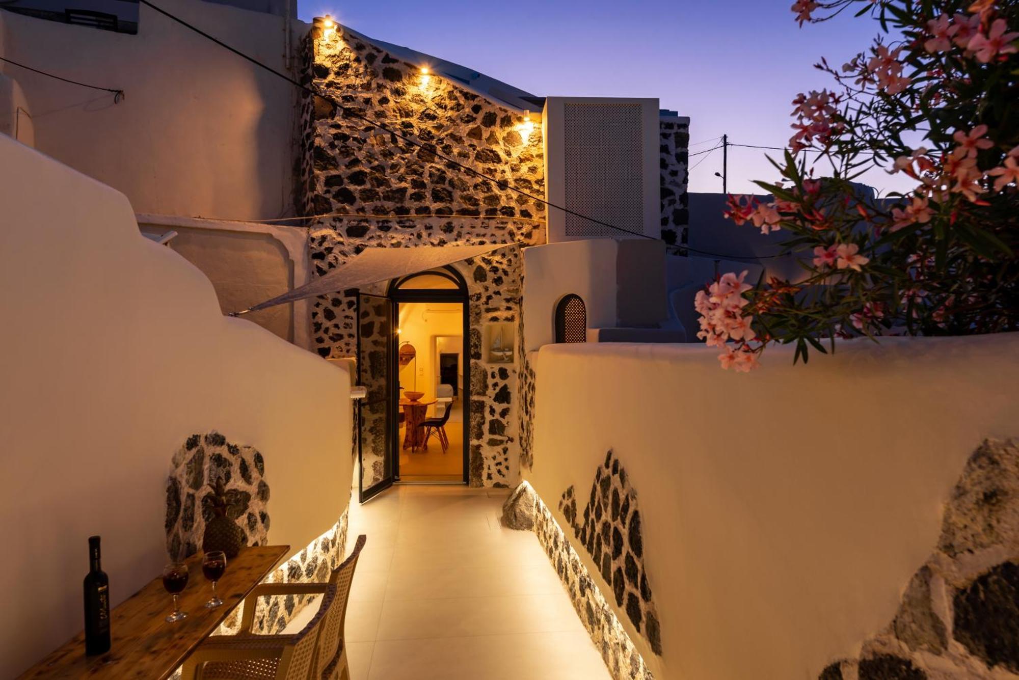 Deep Cave Suites Kontochori ฟิรา ภายนอก รูปภาพ